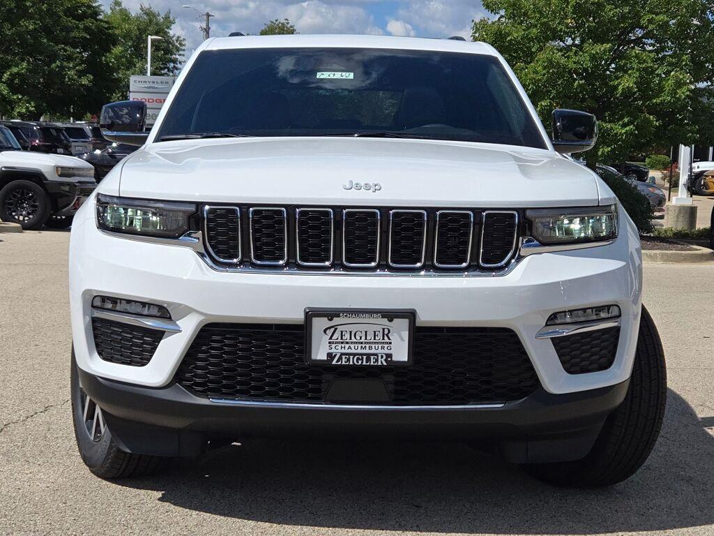 new 2025 Jeep Grand Cherokee car, priced at $44,090