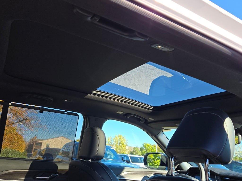 new 2025 Jeep Grand Cherokee car, priced at $48,490