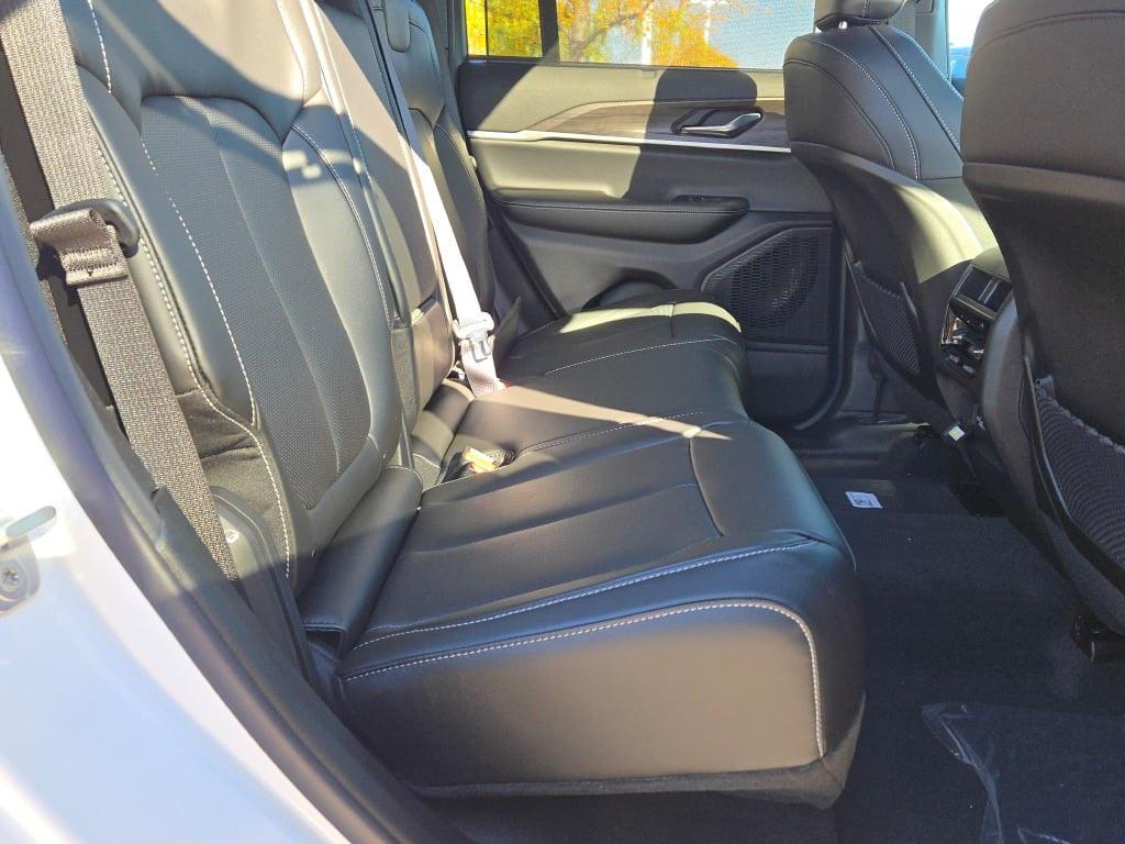 new 2025 Jeep Grand Cherokee car, priced at $48,490