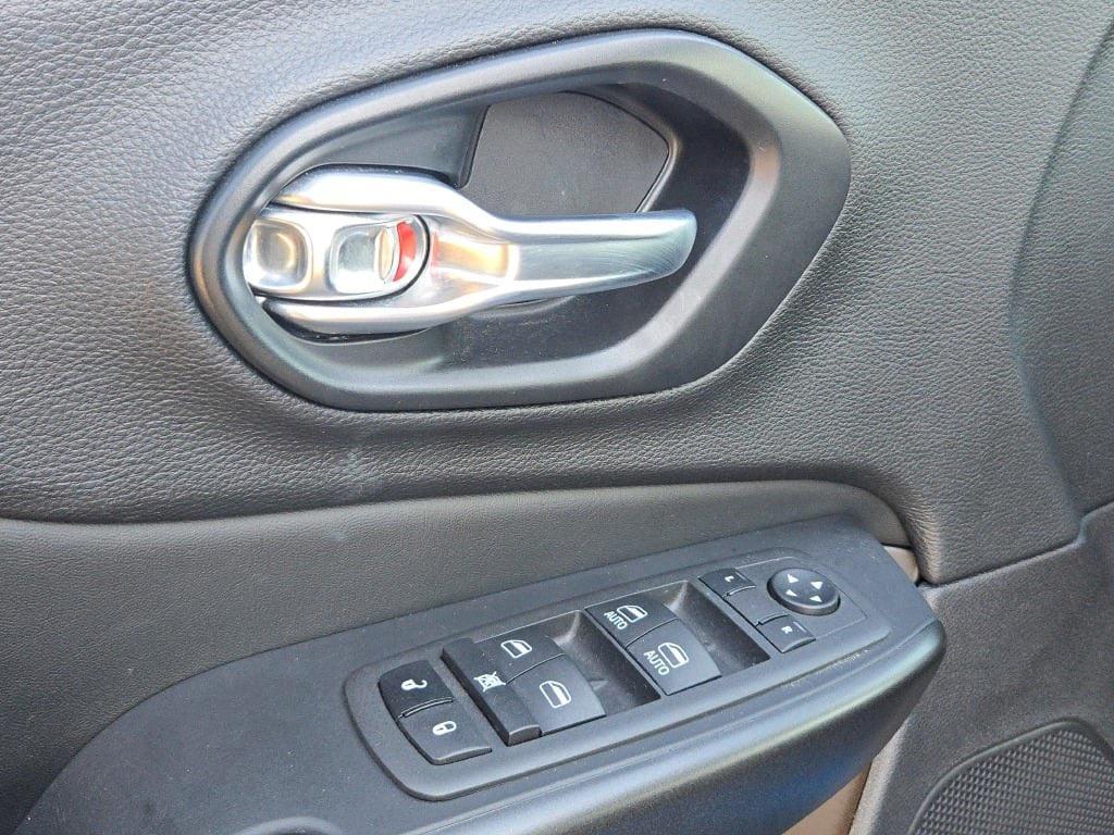 used 2021 Jeep Cherokee car, priced at $22,724