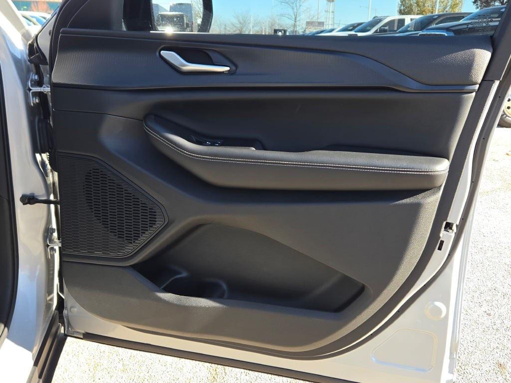 used 2023 Jeep Grand Cherokee car, priced at $32,972