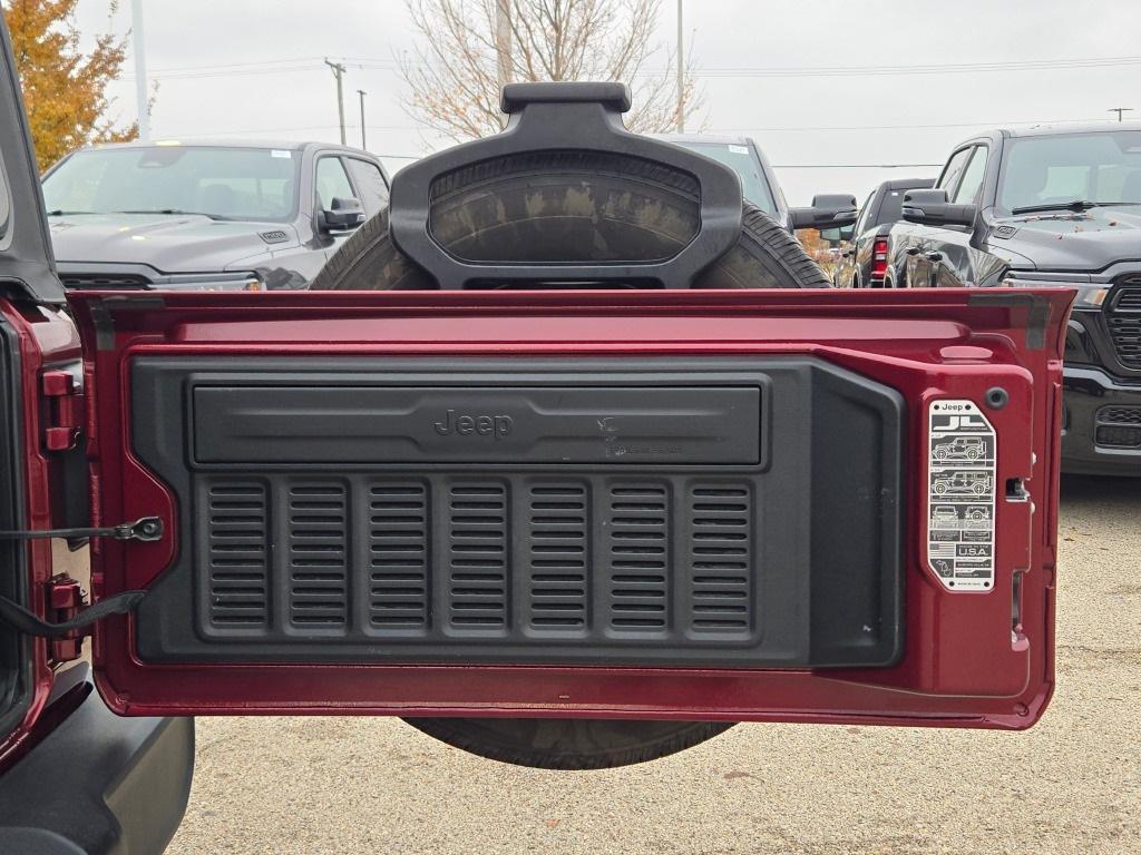 used 2021 Jeep Wrangler Unlimited car, priced at $26,391