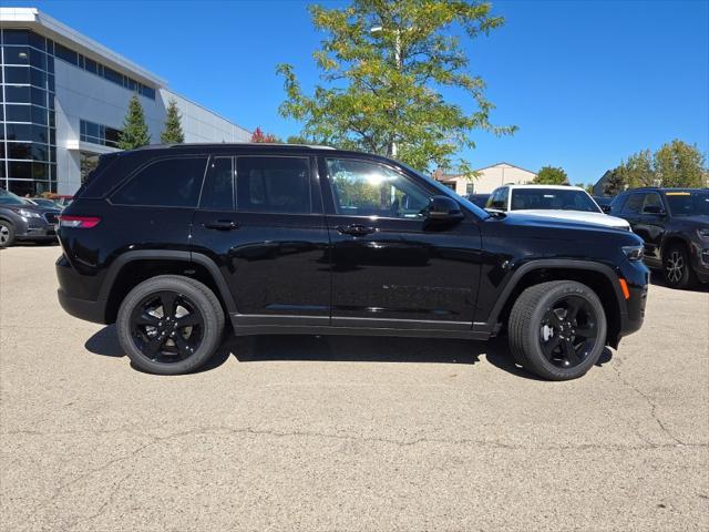 new 2025 Jeep Grand Cherokee car, priced at $45,675