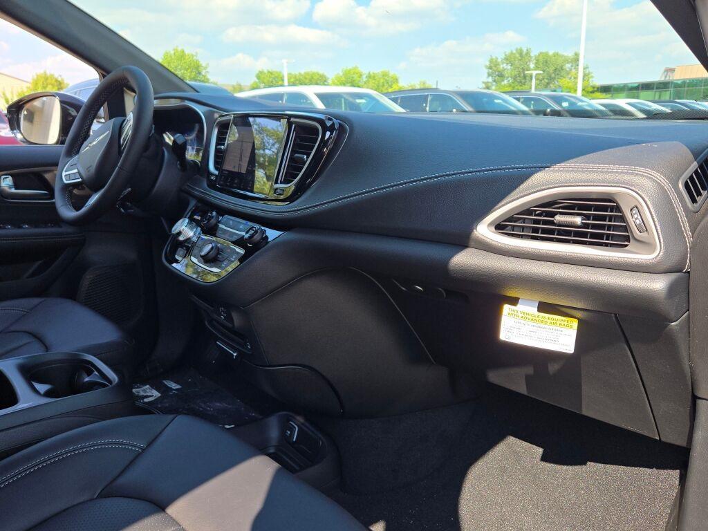 new 2026 Chrysler Pacifica car, priced at $44,470