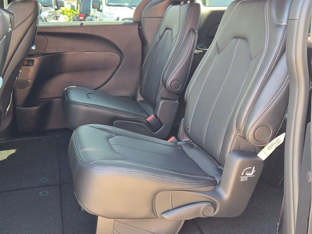 new 2026 Chrysler Pacifica car, priced at $44,470