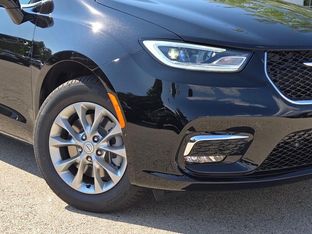 new 2026 Chrysler Pacifica car, priced at $44,470