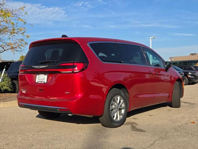 new 2025 Chrysler Pacifica car, priced at $46,530