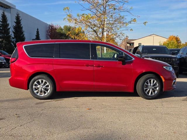 new 2025 Chrysler Pacifica car, priced at $46,530