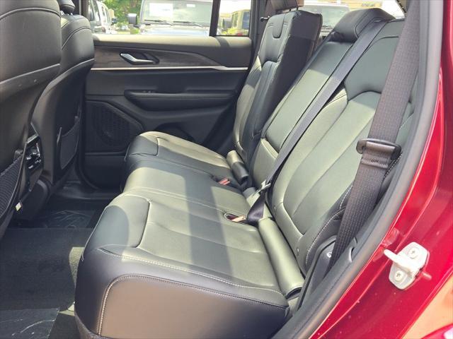 new 2025 Jeep Grand Cherokee car, priced at $44,121