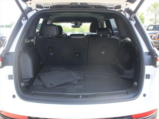used 2023 Jeep Grand Cherokee car, priced at $32,000
