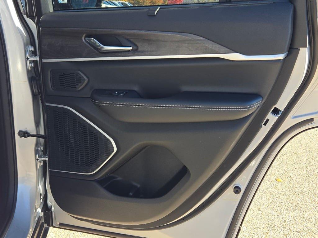 new 2025 Jeep Grand Cherokee car, priced at $51,855