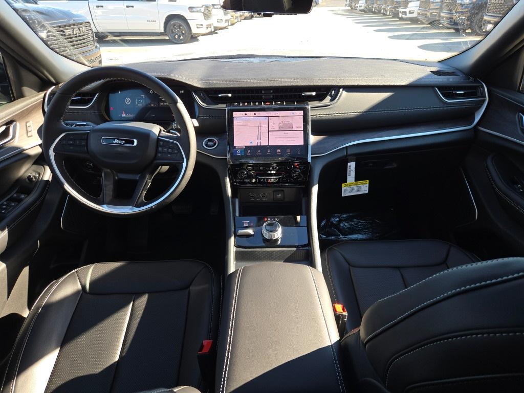 new 2025 Jeep Grand Cherokee car, priced at $51,855