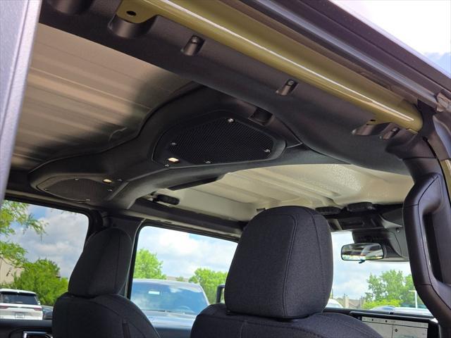 new 2025 Jeep Wrangler car, priced at $42,304