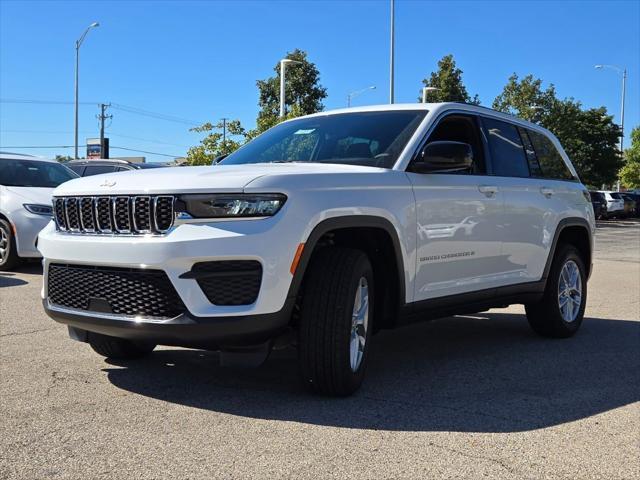 new 2025 Jeep Grand Cherokee car, priced at $40,875