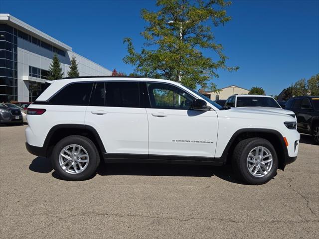 new 2025 Jeep Grand Cherokee car, priced at $40,875