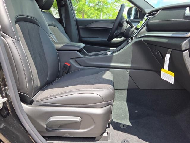 new 2025 Jeep Grand Cherokee L car, priced at $42,072