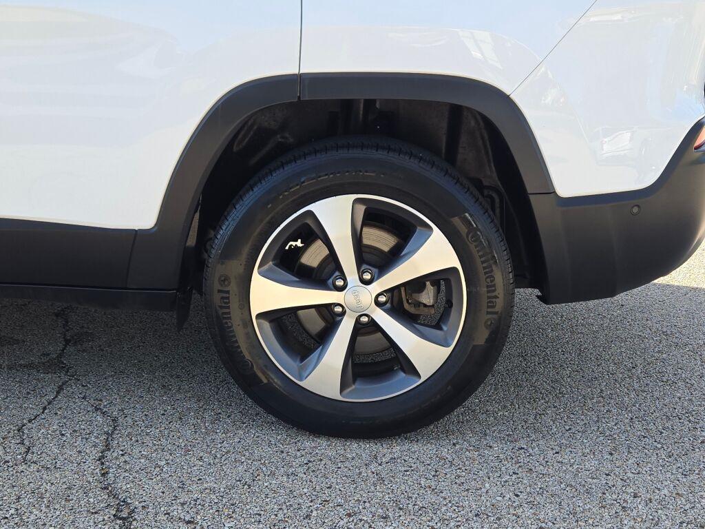 used 2022 Jeep Cherokee car, priced at $24,989