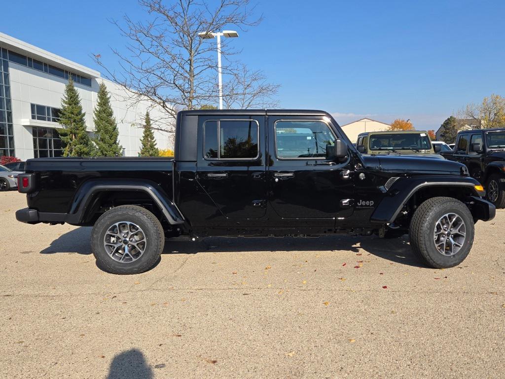 new 2026 Jeep Gladiator car, priced at $52,790