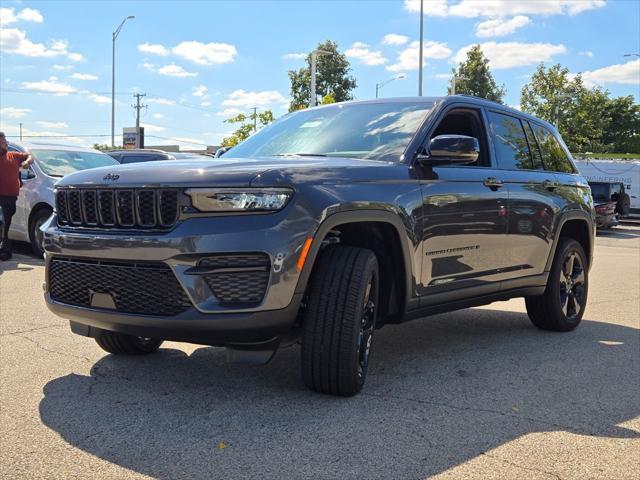 new 2025 Jeep Grand Cherokee car, priced at $45,675