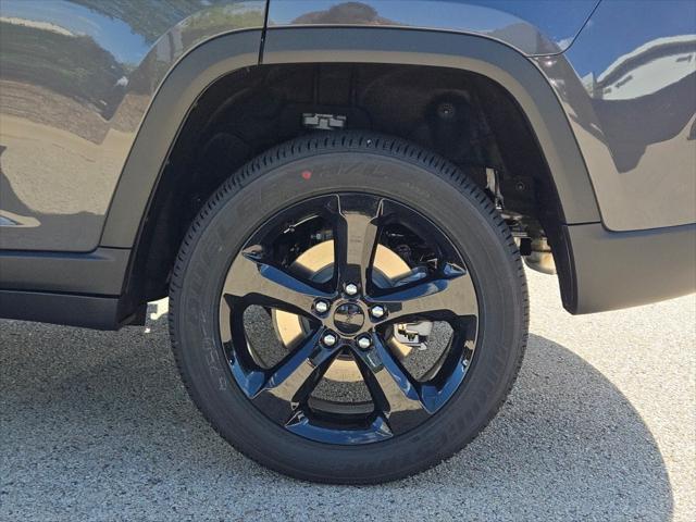 new 2025 Jeep Grand Cherokee car, priced at $45,675