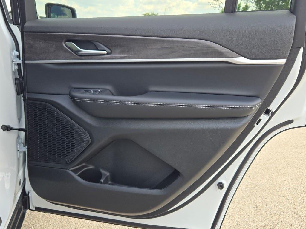 new 2025 Jeep Grand Cherokee L car, priced at $43,240