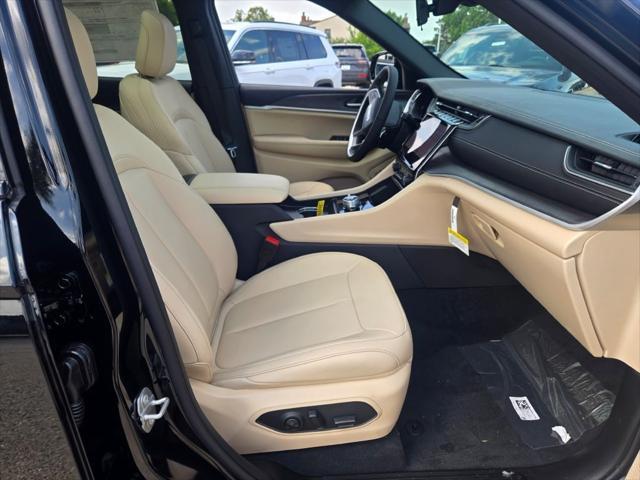 new 2025 Jeep Grand Cherokee car, priced at $44,146