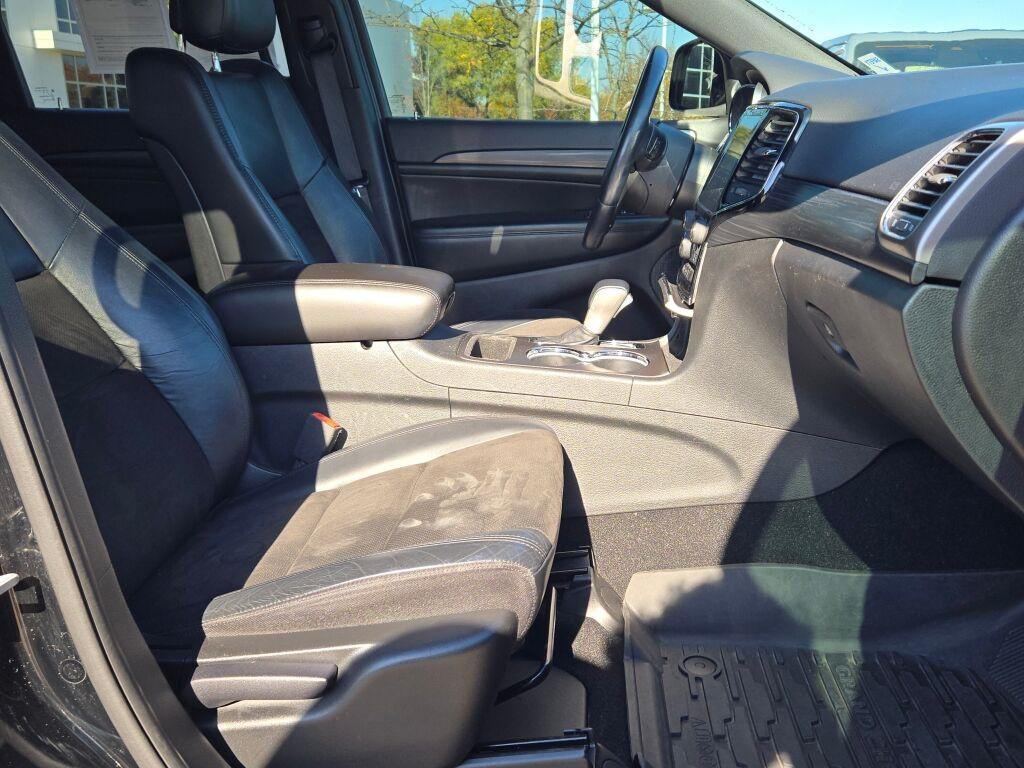 used 2021 Jeep Grand Cherokee car, priced at $19,797