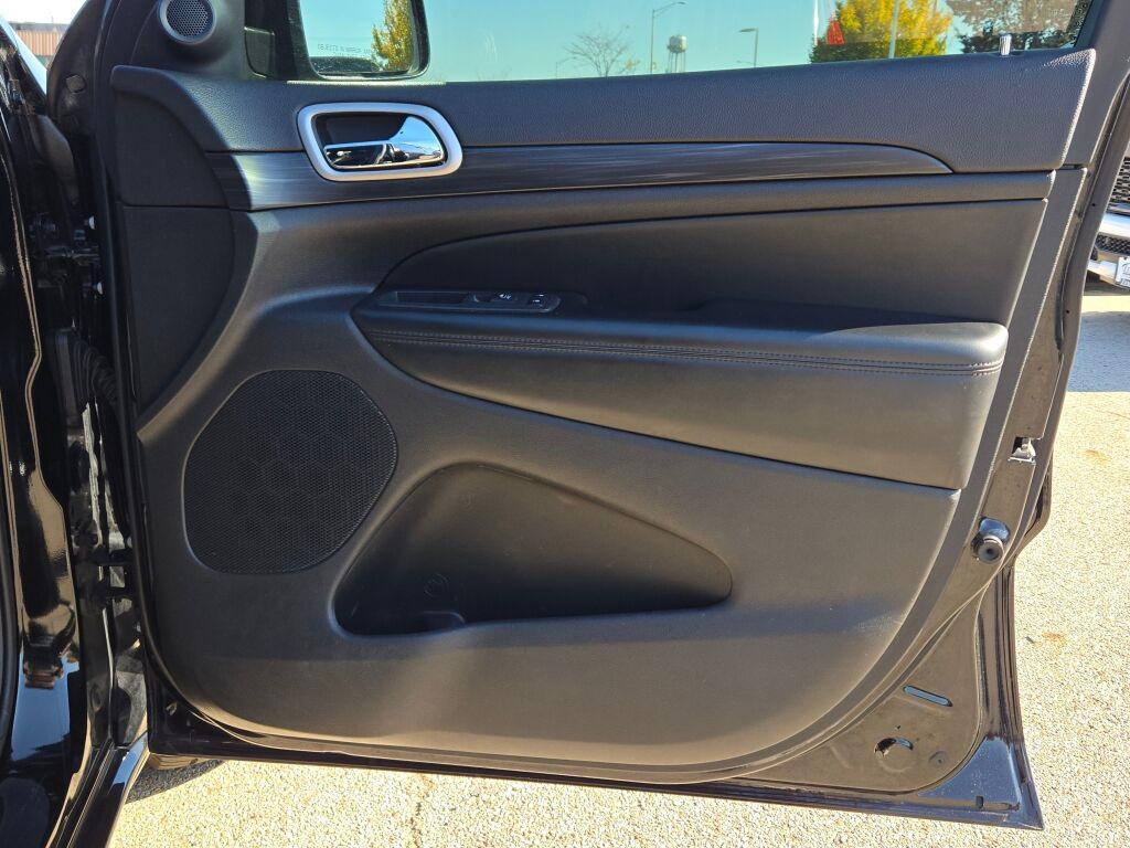 used 2021 Jeep Grand Cherokee car, priced at $19,797