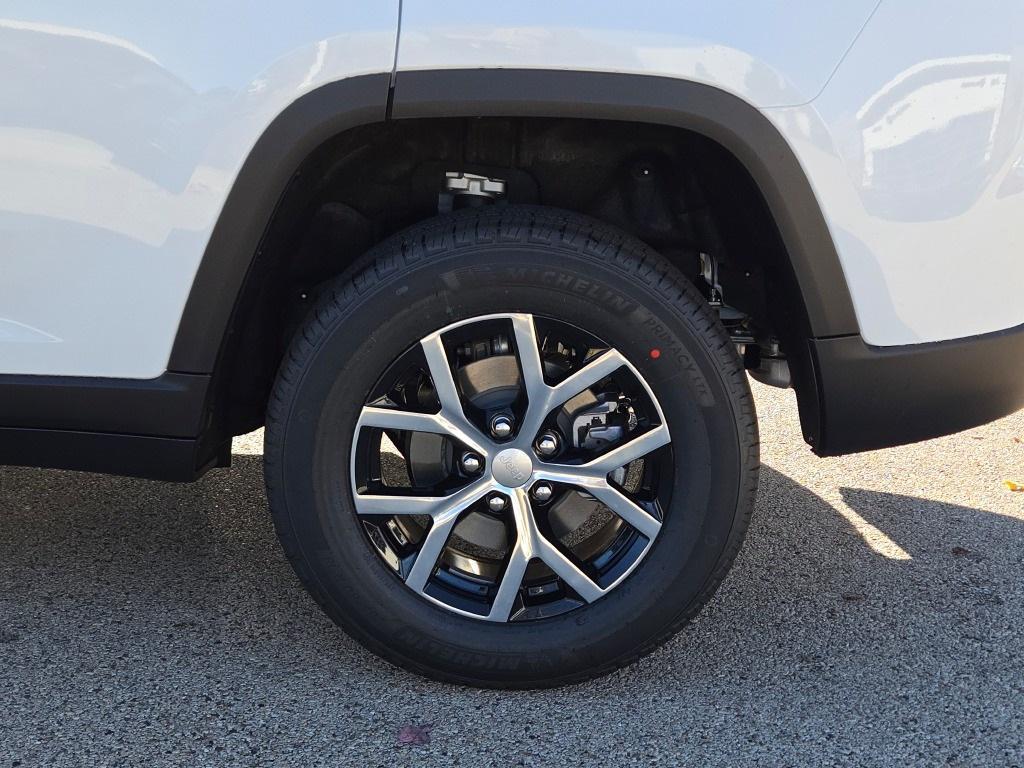 new 2025 Jeep Grand Cherokee car, priced at $42,415