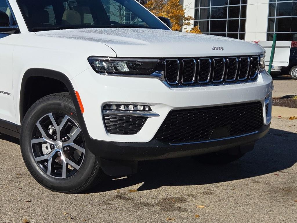 new 2025 Jeep Grand Cherokee car, priced at $42,415
