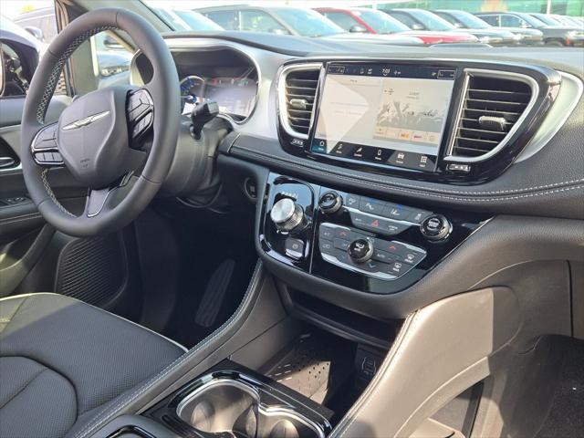 new 2025 Chrysler Pacifica Hybrid car, priced at $48,775