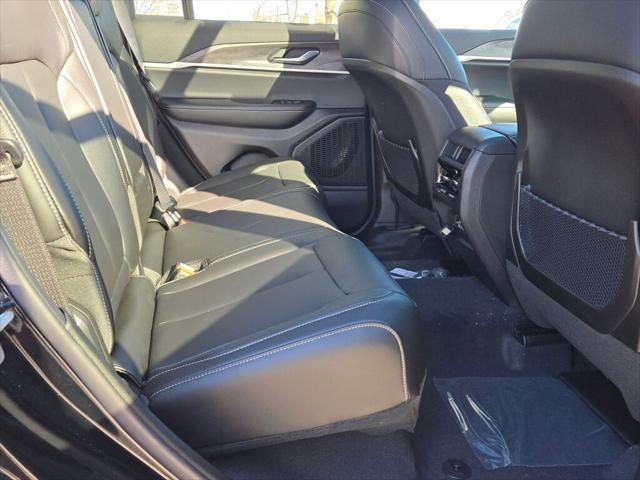 new 2025 Jeep Grand Cherokee car, priced at $45,535