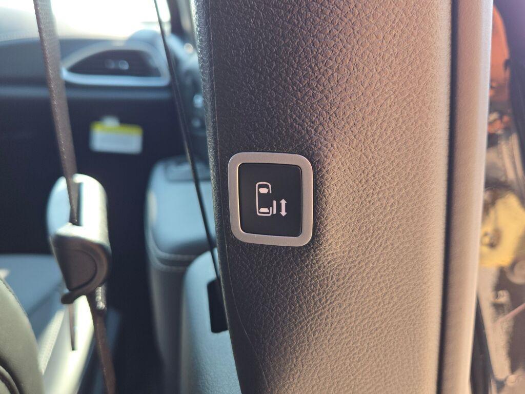 new 2026 Chrysler Pacifica car, priced at $37,450