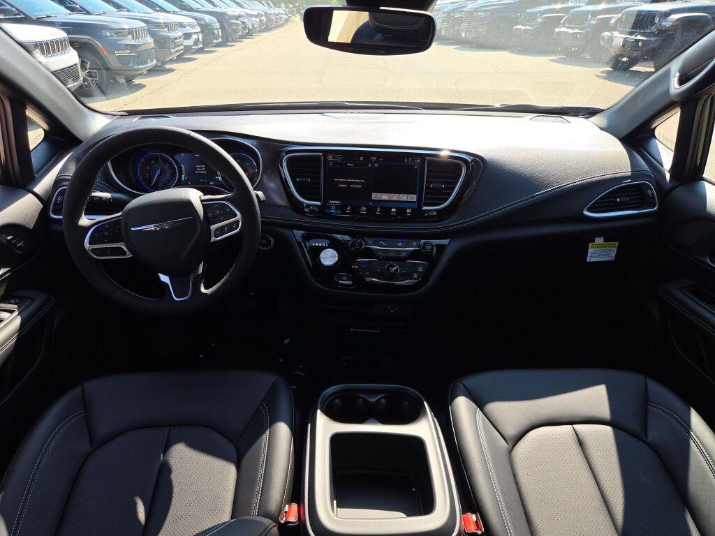 new 2026 Chrysler Pacifica car, priced at $37,450