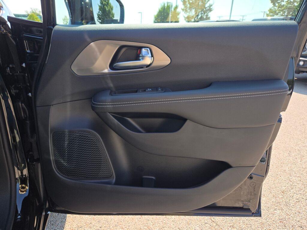 new 2026 Chrysler Pacifica car, priced at $37,450