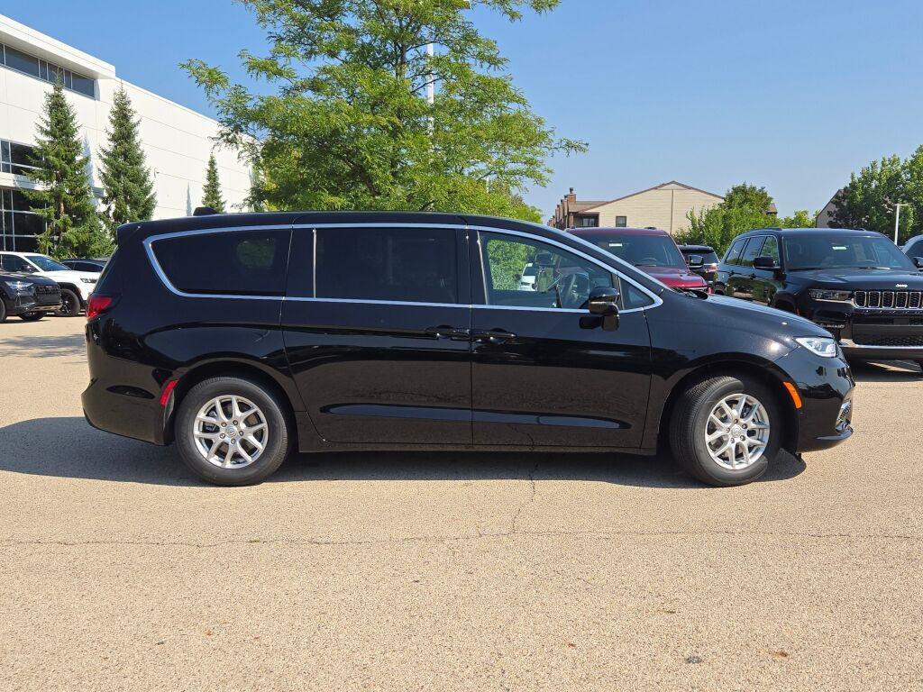 new 2026 Chrysler Pacifica car, priced at $37,450