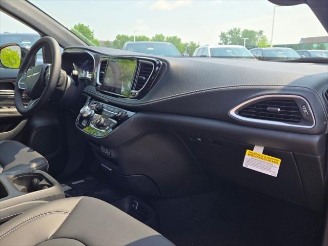 new 2025 Chrysler Pacifica car, priced at $43,098