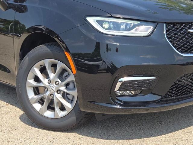 new 2025 Chrysler Pacifica car, priced at $43,098