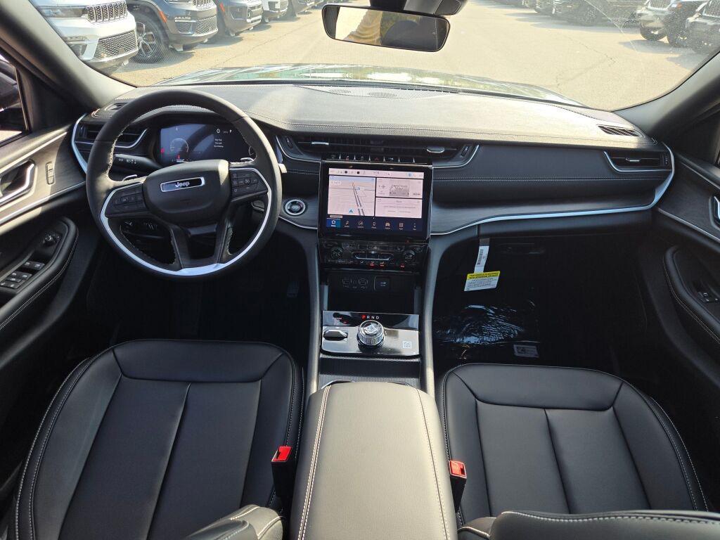 new 2025 Jeep Grand Cherokee car, priced at $44,685