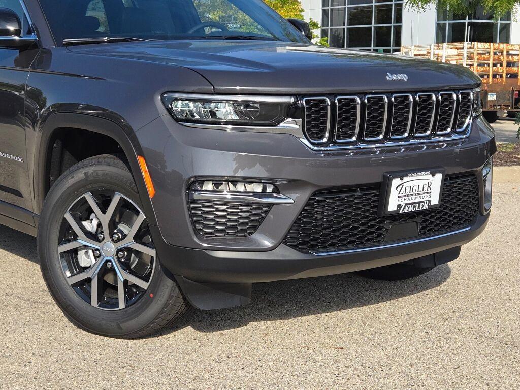 new 2025 Jeep Grand Cherokee car, priced at $44,685