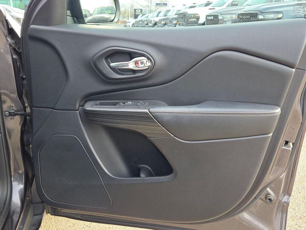 used 2017 Jeep Cherokee car, priced at $10,491