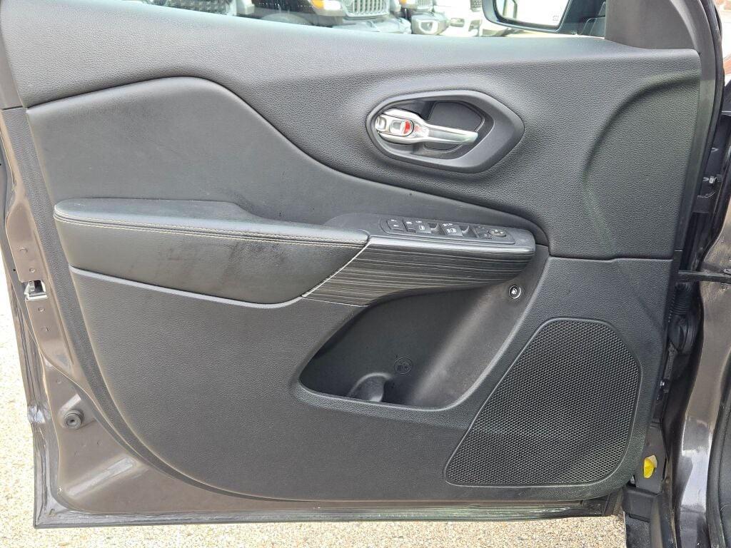 used 2017 Jeep Cherokee car, priced at $10,491