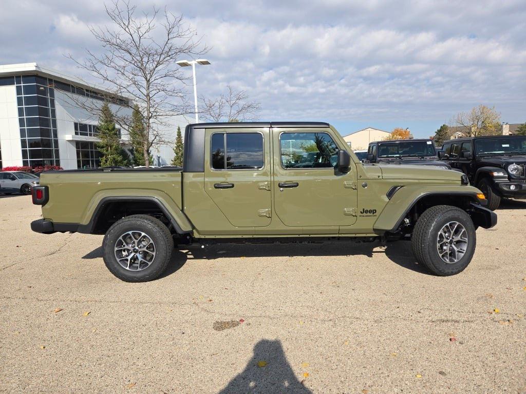 new 2026 Jeep Gladiator car, priced at $52,790