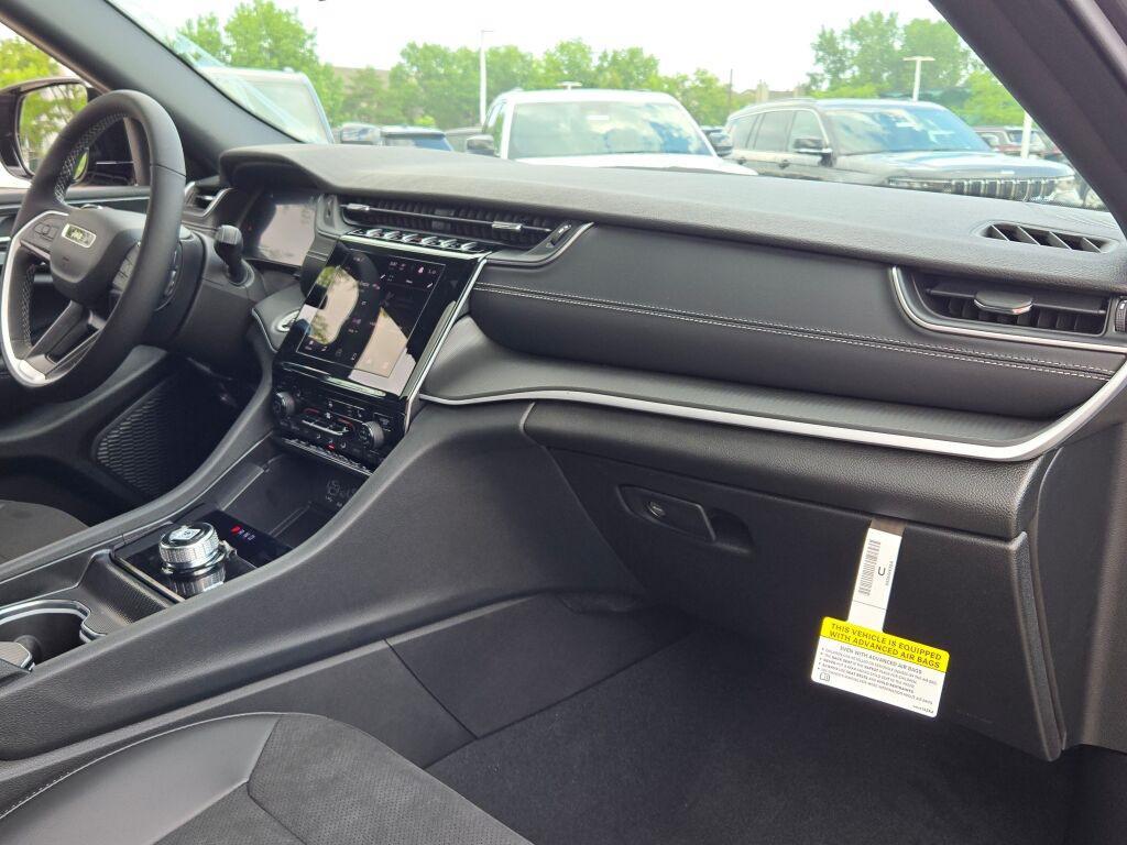 new 2025 Jeep Grand Cherokee L car, priced at $41,730