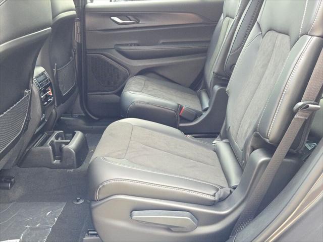 new 2025 Jeep Grand Cherokee L car, priced at $42,072
