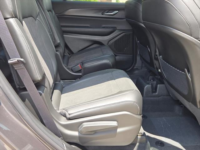 new 2025 Jeep Grand Cherokee L car, priced at $42,497