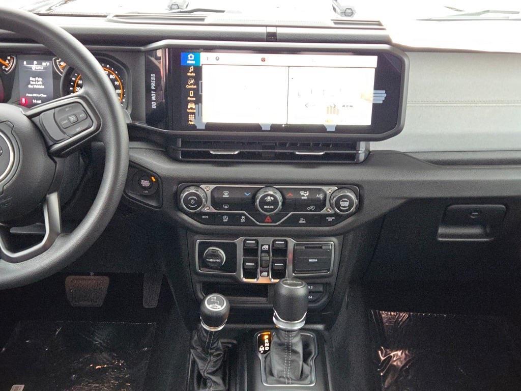 new 2025 Jeep Gladiator car, priced at $39,235