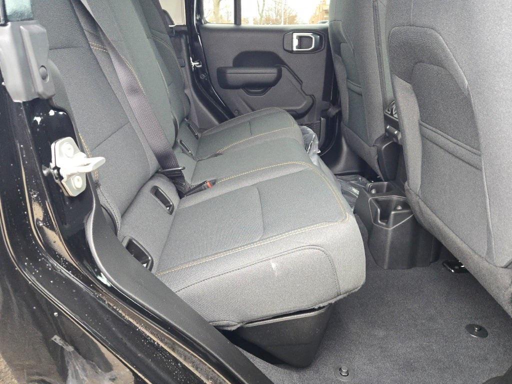 new 2025 Jeep Gladiator car, priced at $39,235