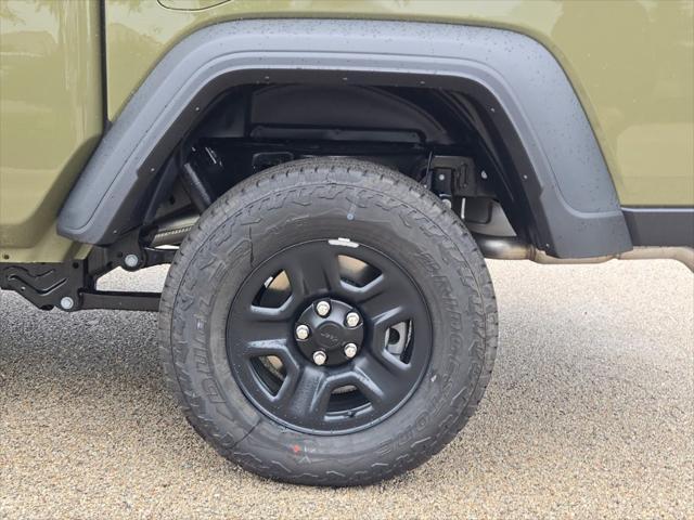 new 2025 Jeep Gladiator car, priced at $38,332
