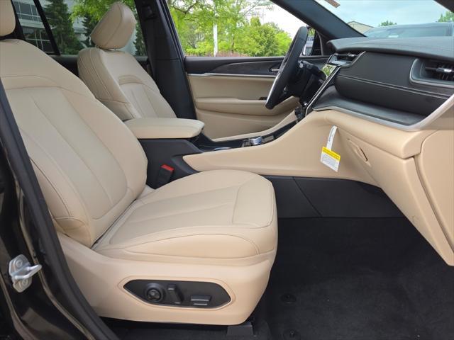 used 2024 Jeep Grand Cherokee car, priced at $41,989